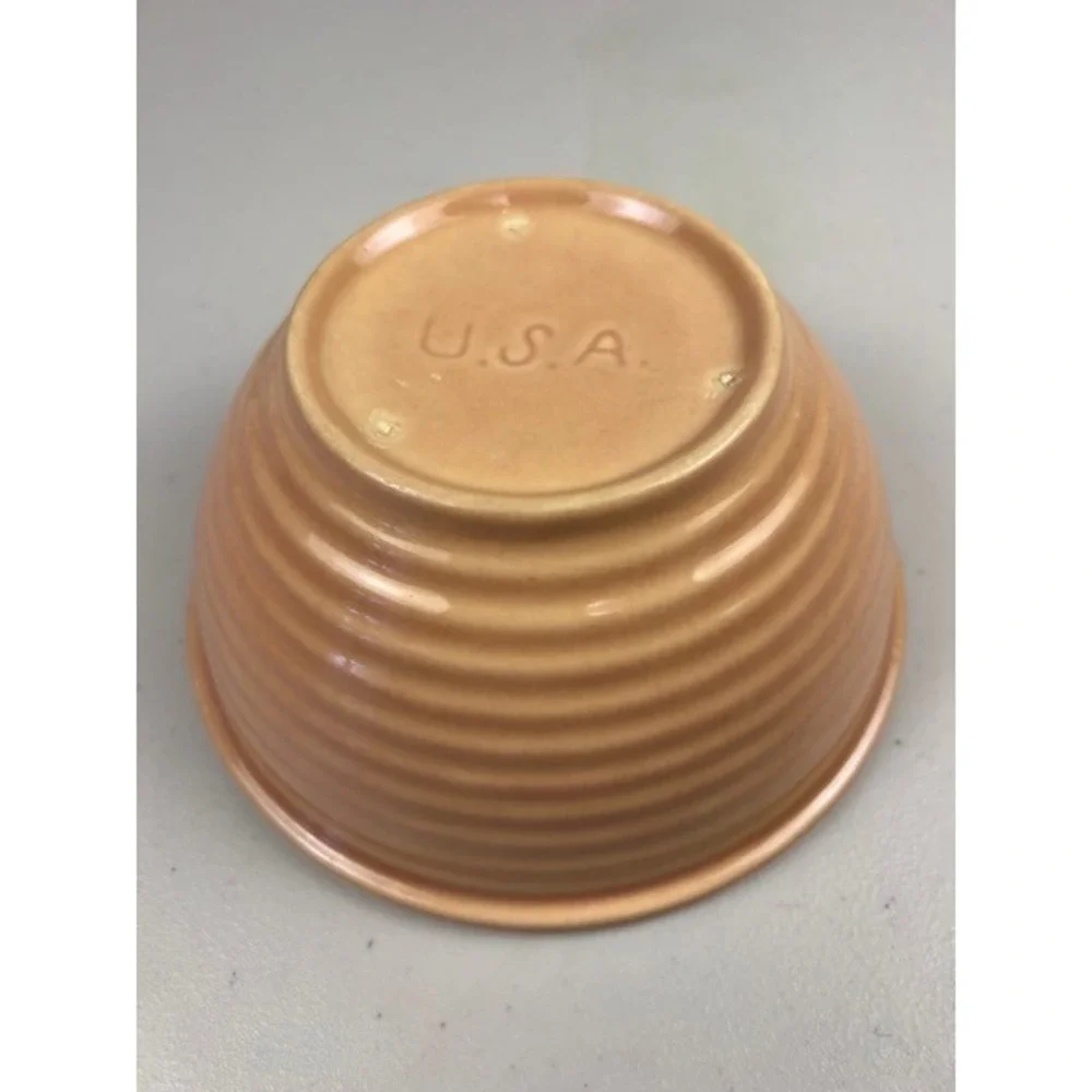Vintage USA Beehive Ribbed Ceramic Mixing Bowl Apricot Peach Stoneware 7